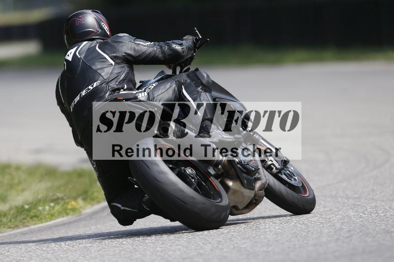 /24 08.06.2025 TZ Motorsport ADR/Gruppe gelb/backside